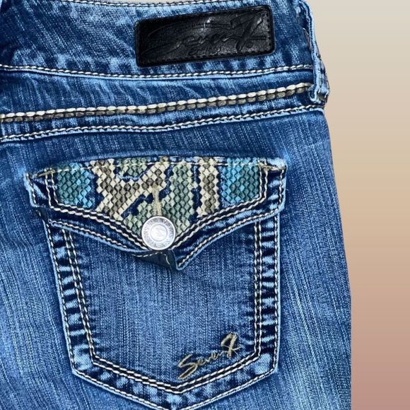 SEVEN7 Low Rise Distressed Medium Wash Boot Cut Denim Jeans Size 6 - Picture 3 of 5